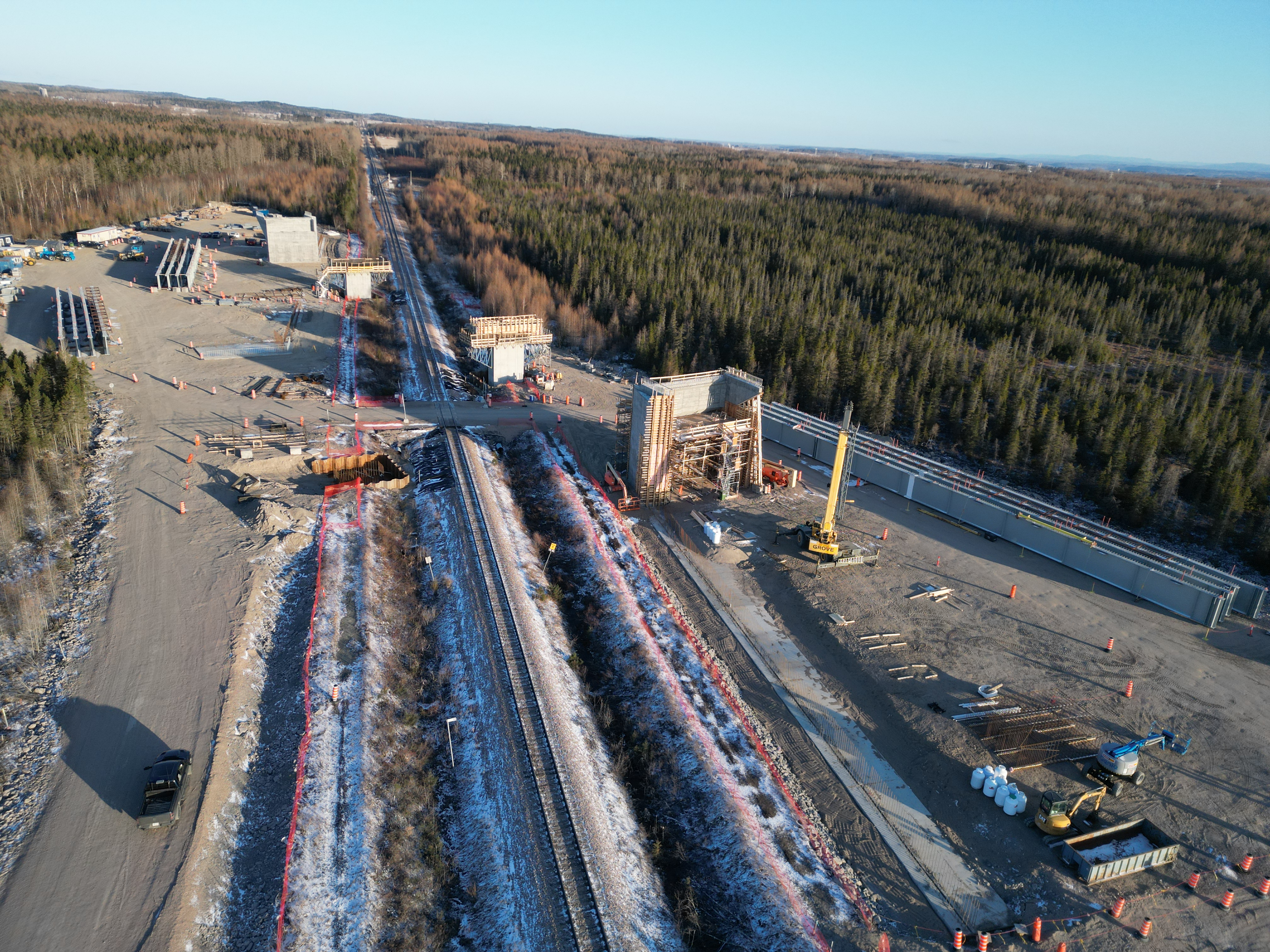 Construction 2 ponts à structure complexe - Autoroute 70 / Saguenay - Construction JR Savard